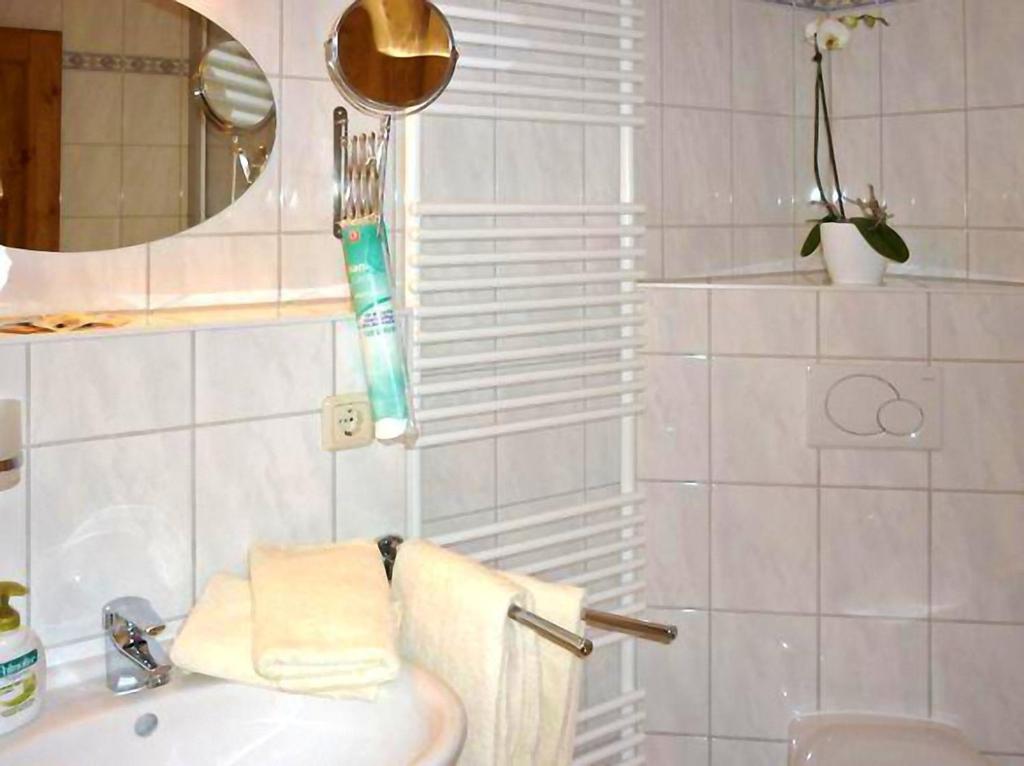 Koupelna v ubytování Hotel Meridian