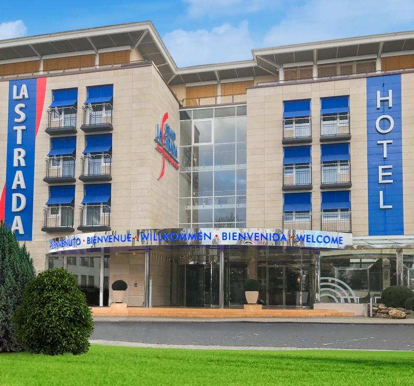 Hotel La Strada - Housity