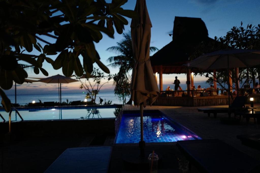 Бассейн в Nature Beach Resort или поблизости