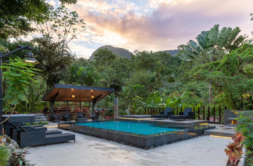 Bazén v ubytování Tifakara Boutique Hotel & Birding Oasis nebo v jeho okolí