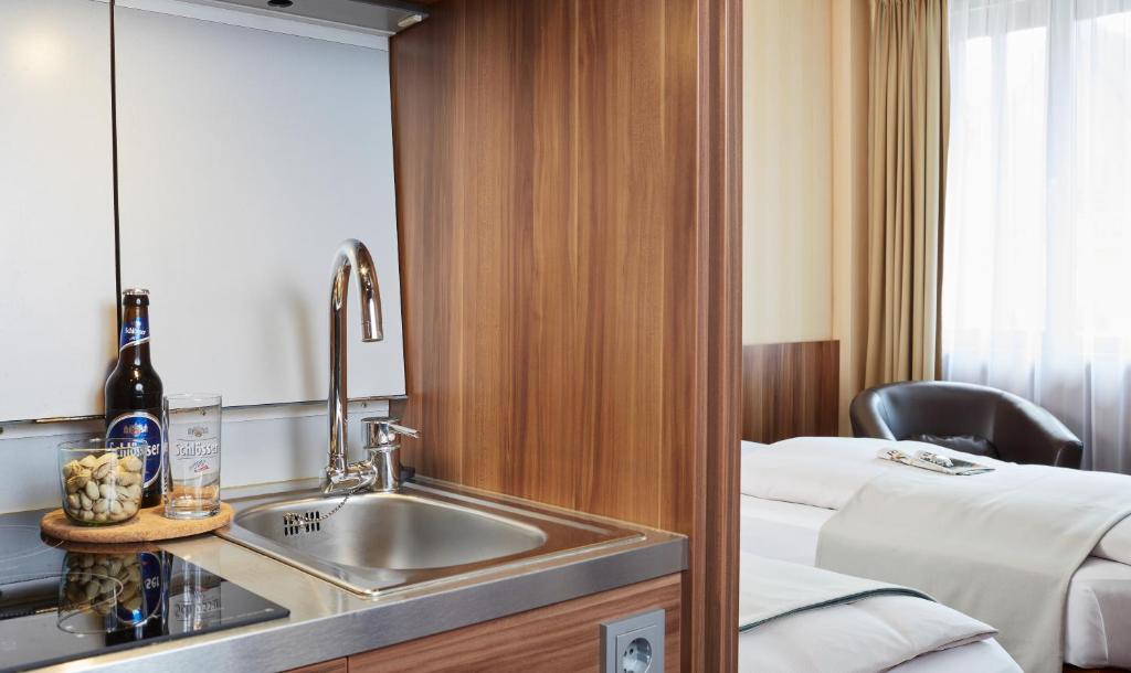 Living Hotel Düsseldorf - Resim 22