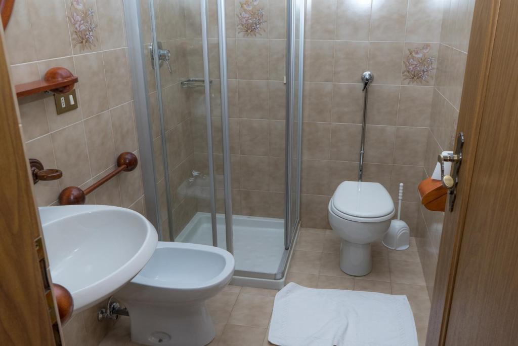 Kúpeľňa v ubytovaní Hotel Fiames