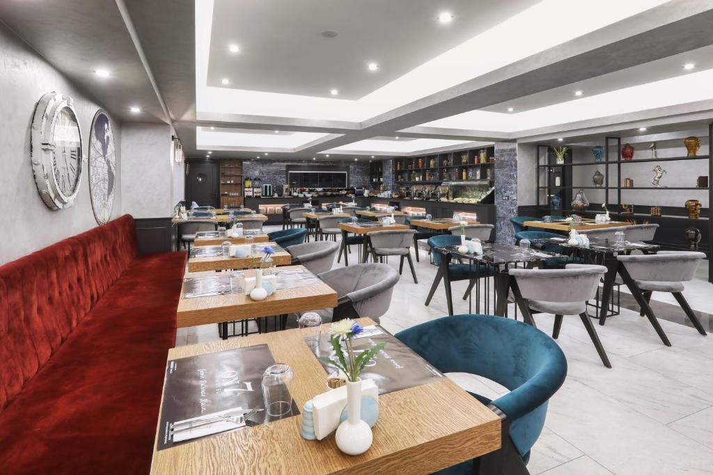 Restaurace v ubytování Hotel ON7 Sakarya