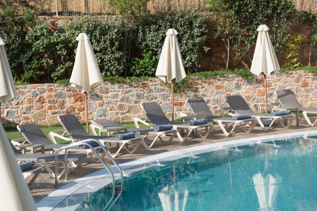 Bazén v ubytování Cactus Royal Spa & Resort Adults Only nebo v jeho okolí