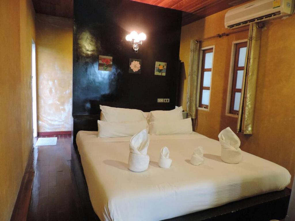 Postel nebo postele na pokoji v ubytování Keereeta Resort