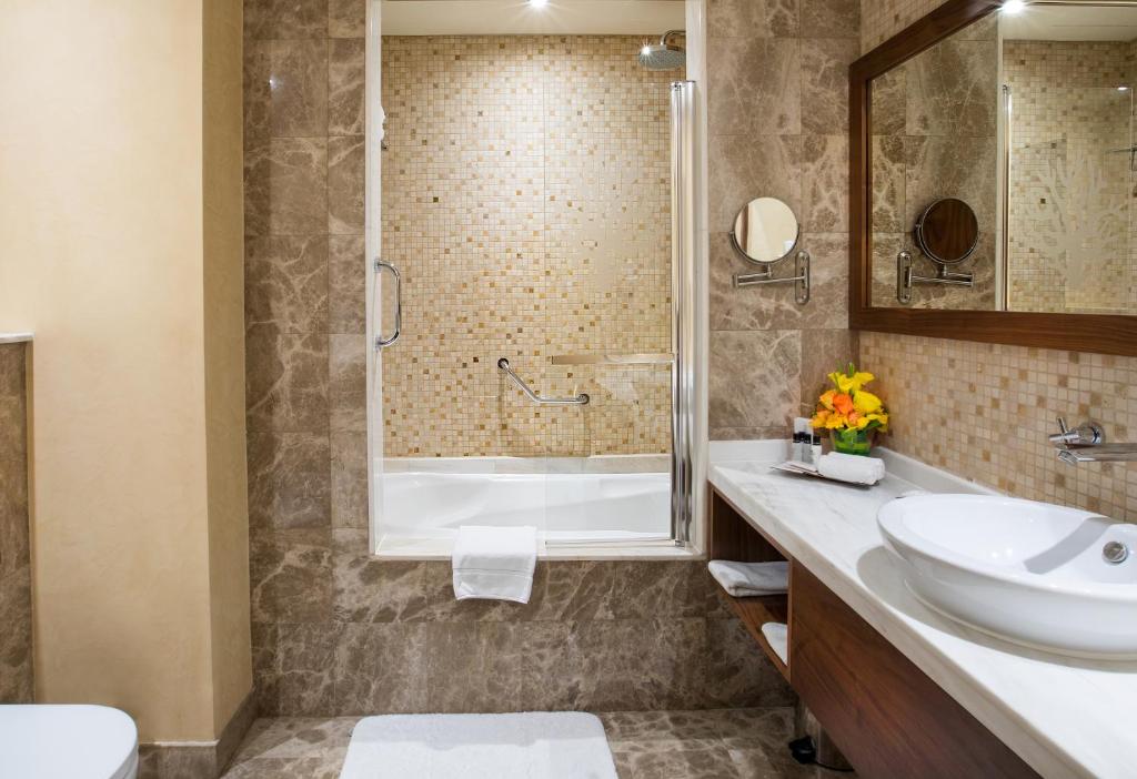 Koupelna v ubytování Elite Byblos Hotel