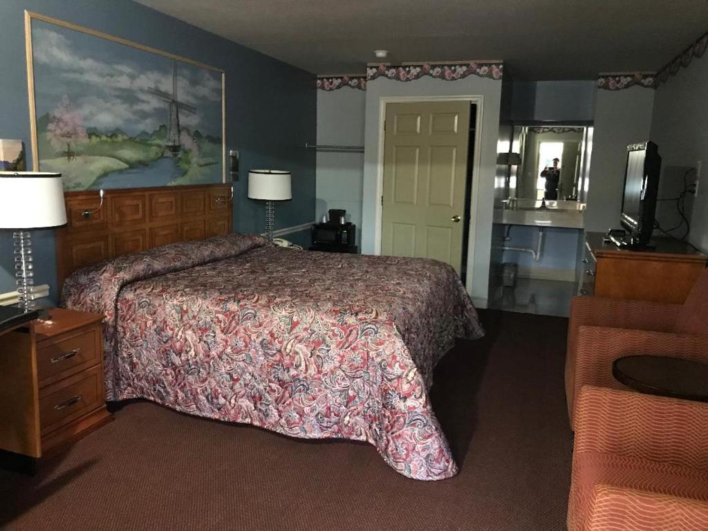 Village Inn - King Room - No Fumadores
