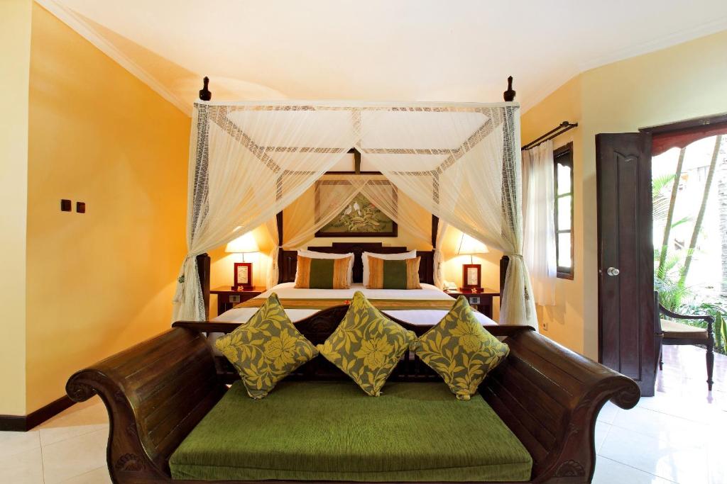 Posezení v ubytování Adi Dharma Hotel Kuta