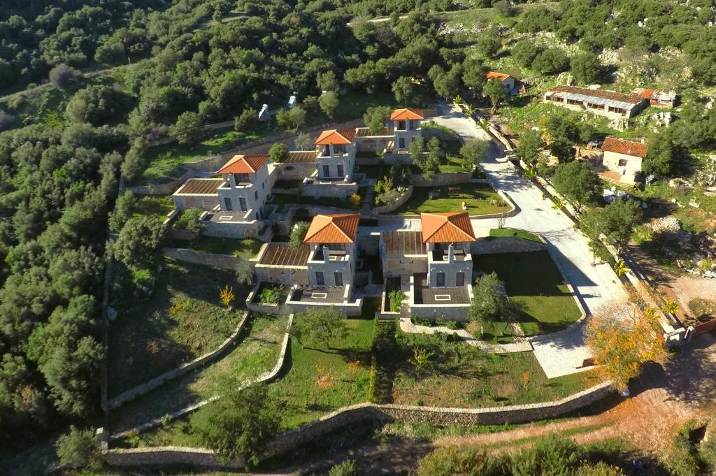 an aerial view of a large estate with a house at Lilea Chalet in Lílaia