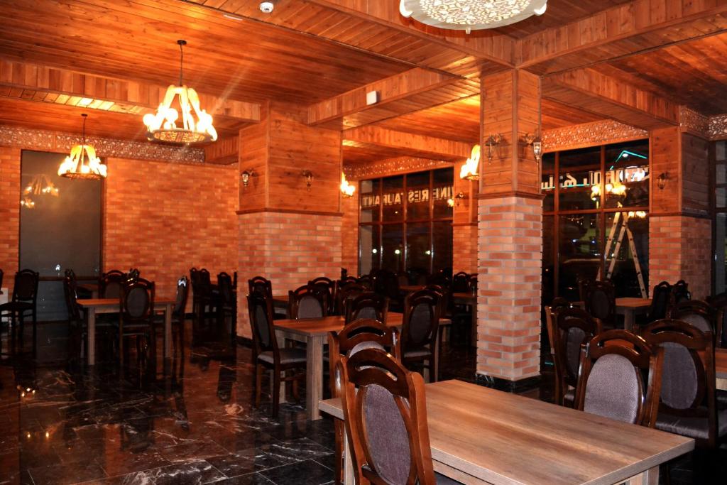 Restaurace v ubytování Three Penguins
