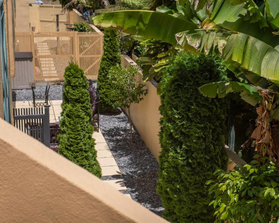 Tuscany Gardens Motor Lodge - Resim 14