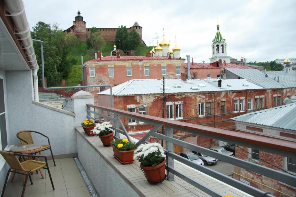 Un balcón o terraza de Silver Key Hotel