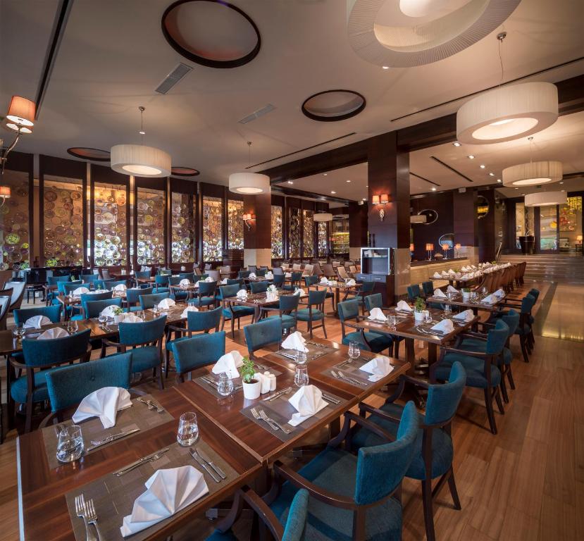 Restaurace v ubytování Titanic Business Kartal