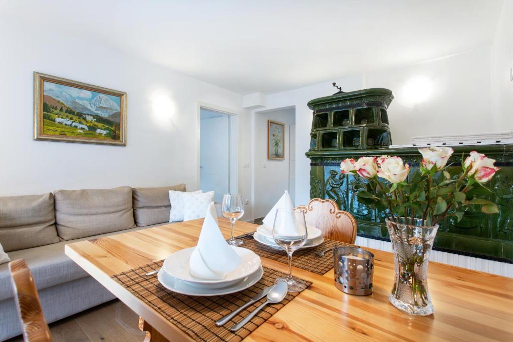 Χώρος καθιστικού στο Apartments Poklukar