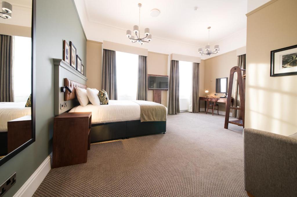 The Cheshire Cat by Innkeeper's Collection - Resim 16