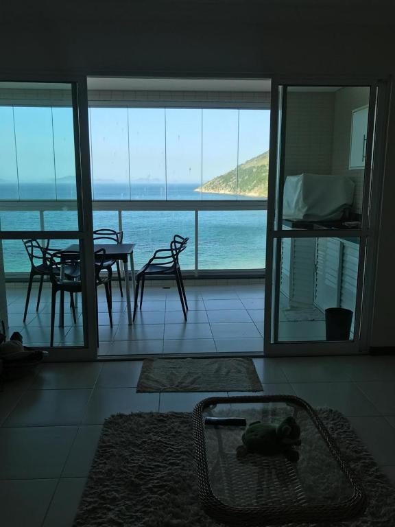  Apartamento pé na areia em Arraial do Cabo