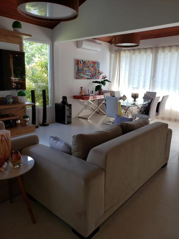  Casa em Búzios no Condomínio Jardim do Lago