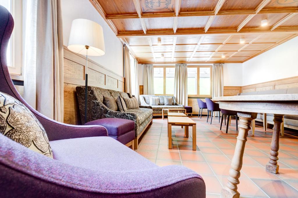 Posedenie v ubytovaní Hotel Gasthof KREUZ