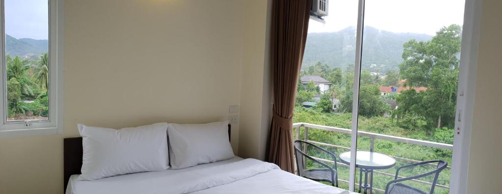 Nespecifikovaný výhled na hory nebo výhled na hory při pohledu z hotelu