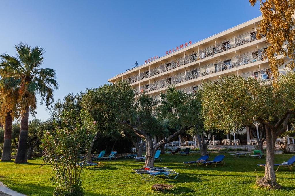 Zahrada ubytování Calamos Beach Family Club