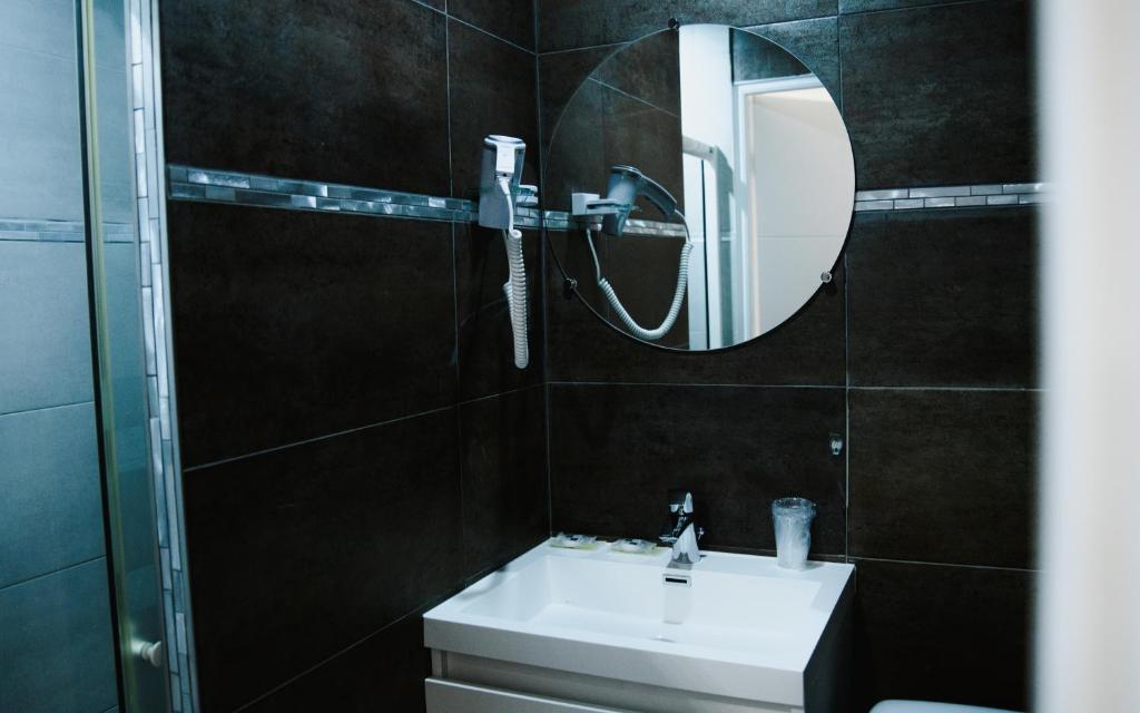 Hôtel des Arcades - Resim 22