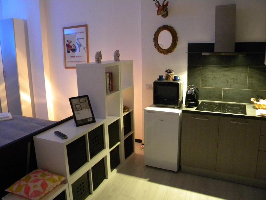 Kuchyňa alebo kuchynka v ubytovaní Bologna House Pratello 5
