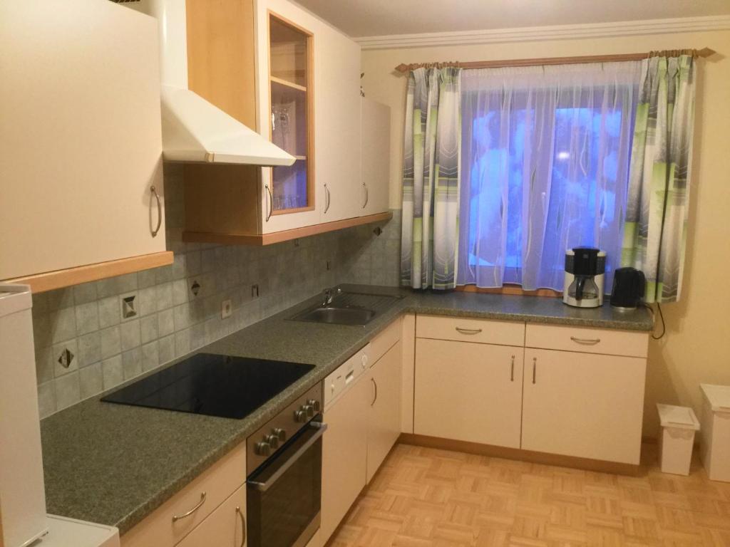 Kuchyňa alebo kuchynka v ubytovaní Appartement Unterbrandstätt