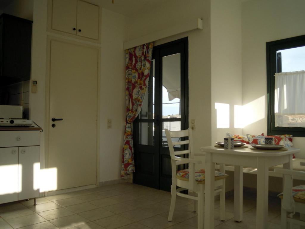 Kuchyň nebo kuchyňský kout v ubytování Palemilos Apartments