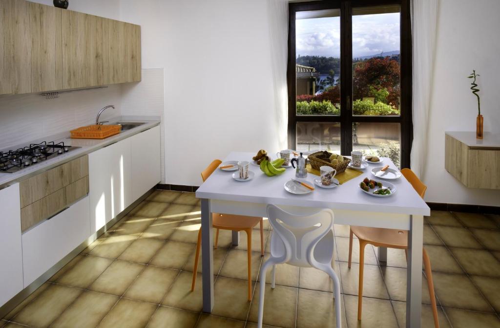 Kuchyň nebo kuchyňský kout v ubytování Residence Appartamenti Caffarena