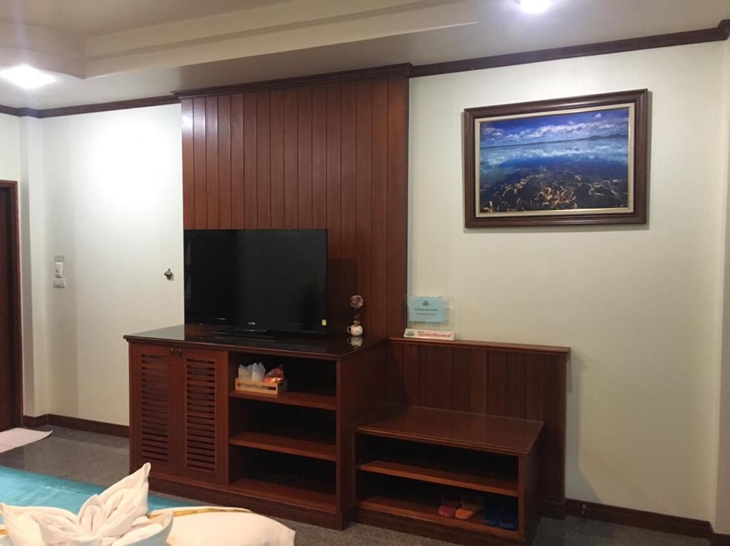 Busyarin Hotel - Deluxe Twin Room