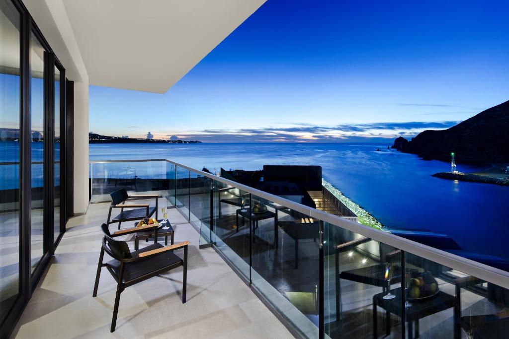 Best luxury hotels in Los Cabos 174730867