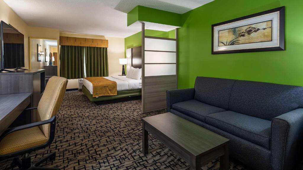 Posezení v ubytování Best Western Crown Inn & Suites - Batavia