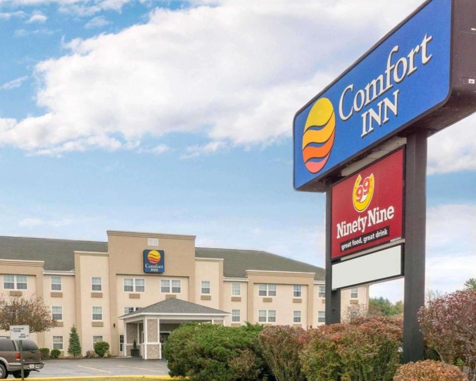 a sign in front of a hotel at Comfort Inn Civic Center in Augusta