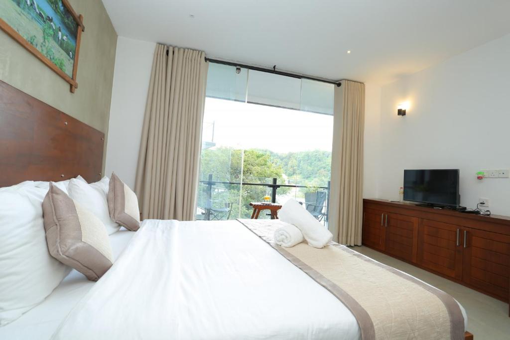 Lotus Lake Residence - 15