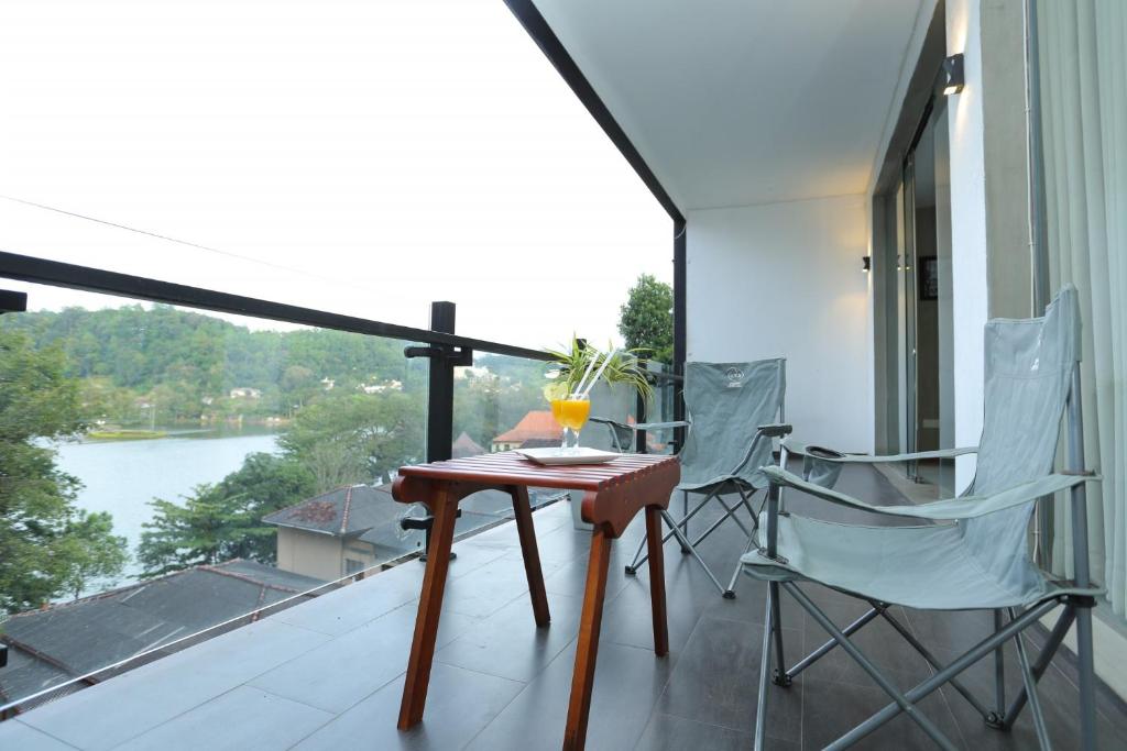 Lotus Lake Residence - 6