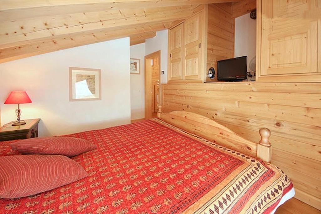 TV a/nebo společenská místnost v ubytování Chalet El Condor