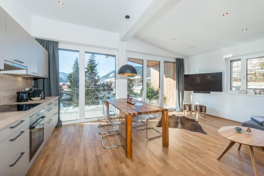 Kuchyň nebo kuchyňský kout v ubytování Deluxe Appartement Berglust