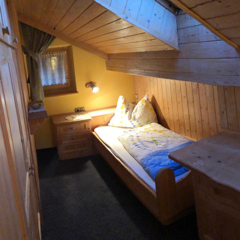 Una cama o camas en una habitación de Fless