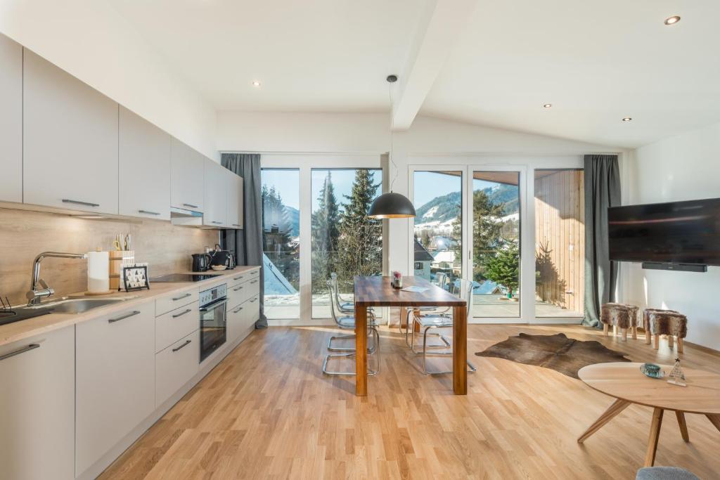 Kuchyň nebo kuchyňský kout v ubytování Deluxe Appartement Berglust