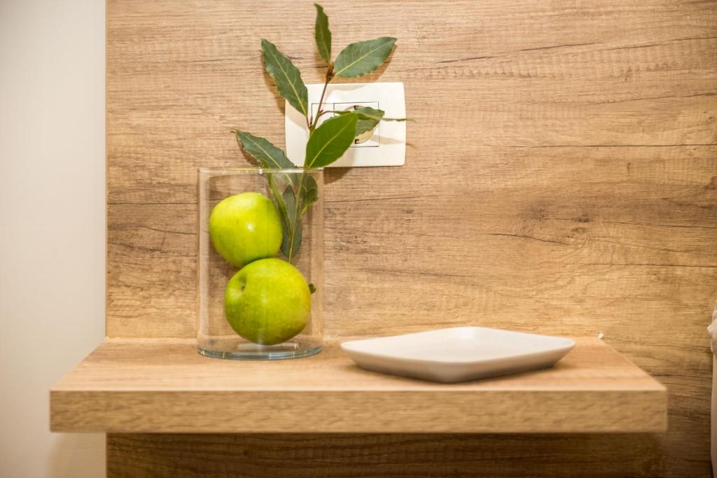 Number 1 Deluxe Apartments - 13