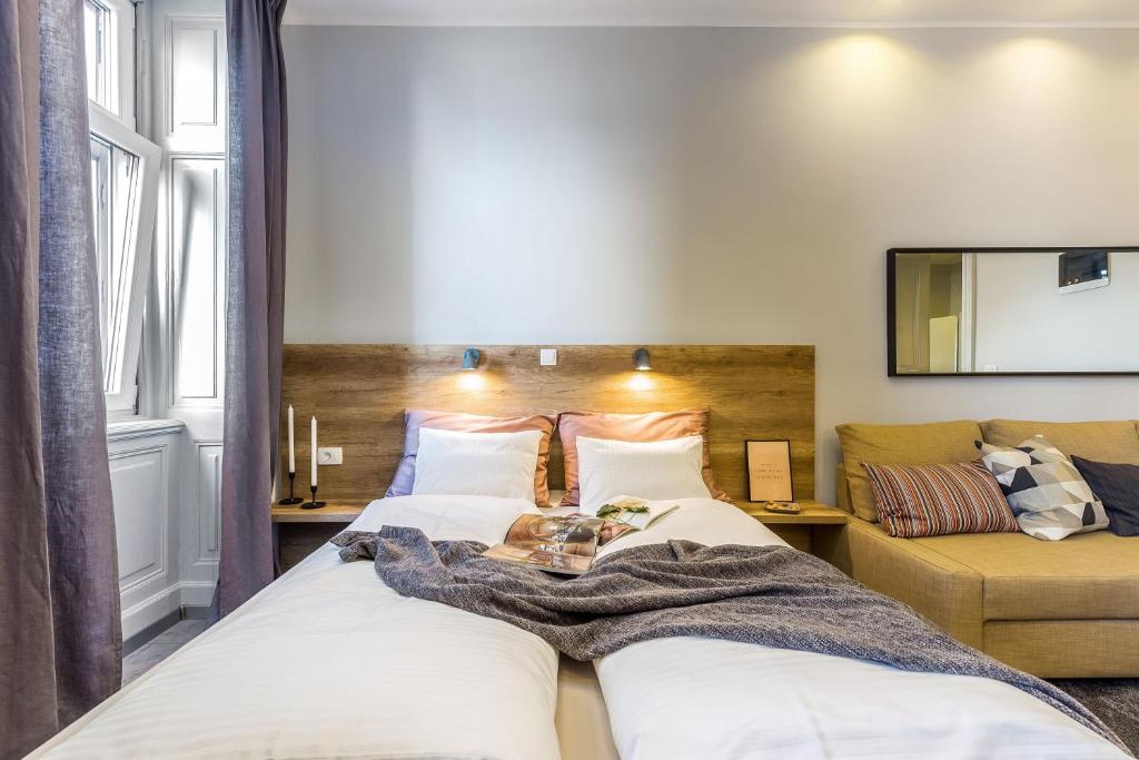 Number 1 Deluxe Apartments - 5