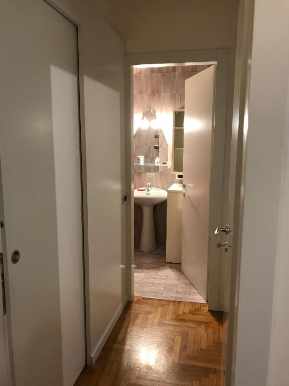 A bathroom at Cosy Flat