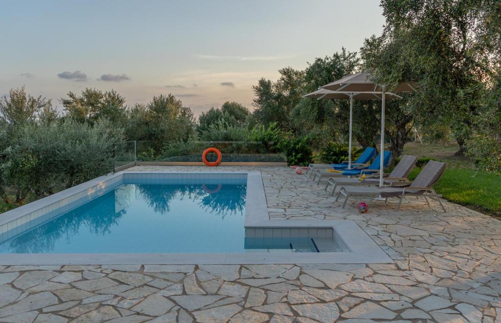 Bazén v ubytování Abelia Luxurious Villas nebo v jeho okolí