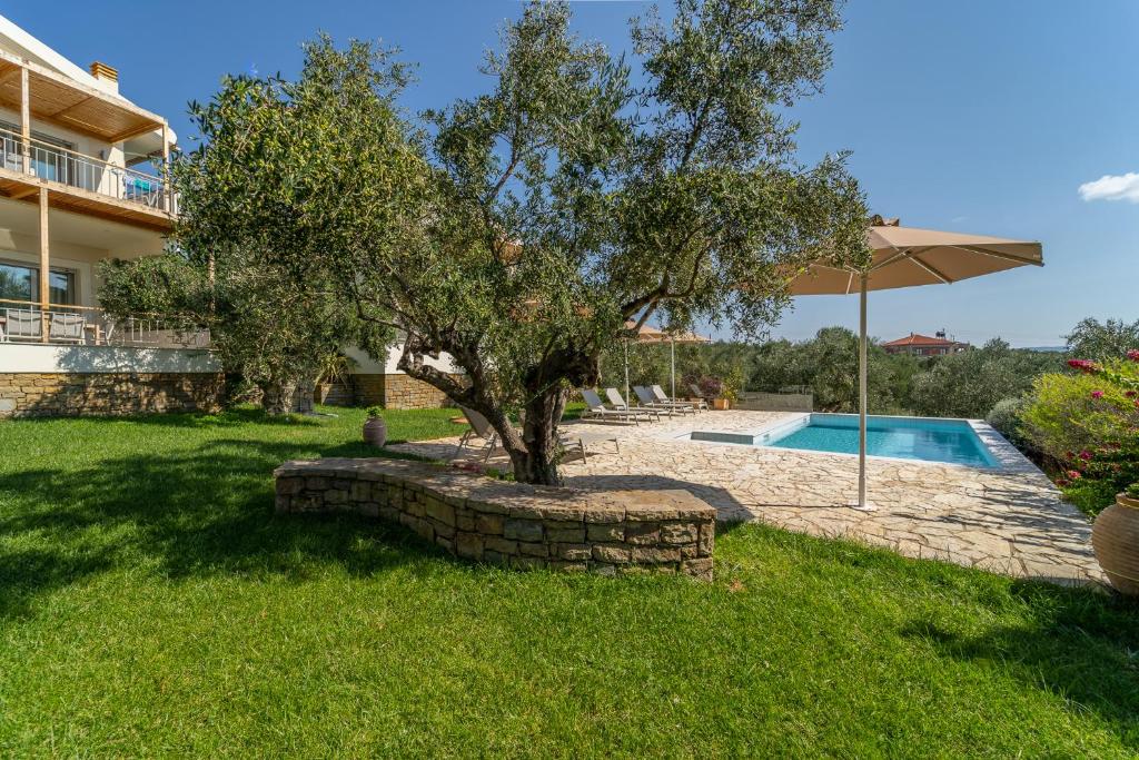 Bazén v ubytování Abelia Luxurious Villas nebo v jeho okolí