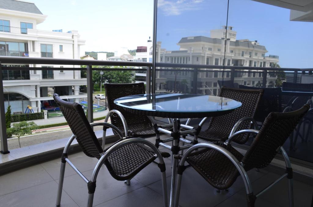 Apartamento de 2 quartos no luxuoso condomínio Jay