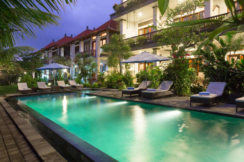 Kolam renang di atau di dekat Kiskenda Cottages & Restaurant