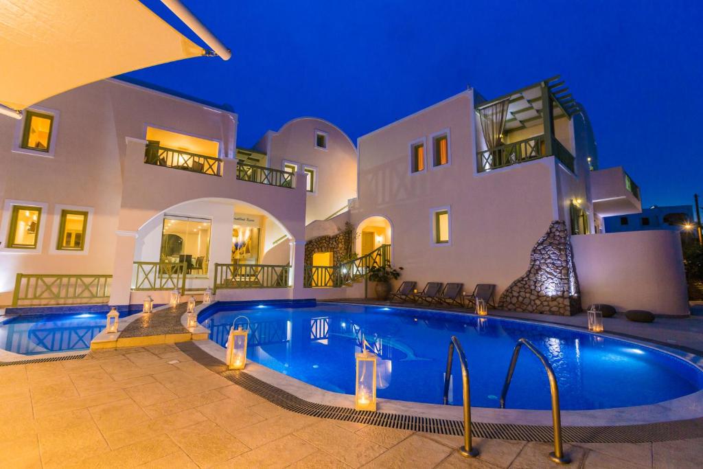 Bazén v ubytování Anassa Deluxe Suites nebo v jeho okolí
