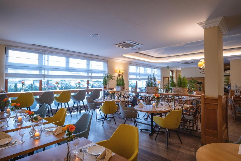Reštaurácia alebo iné gastronomické zariadenie v ubytovaní Hotel Włoski Italia Boutique Old Town Poznań