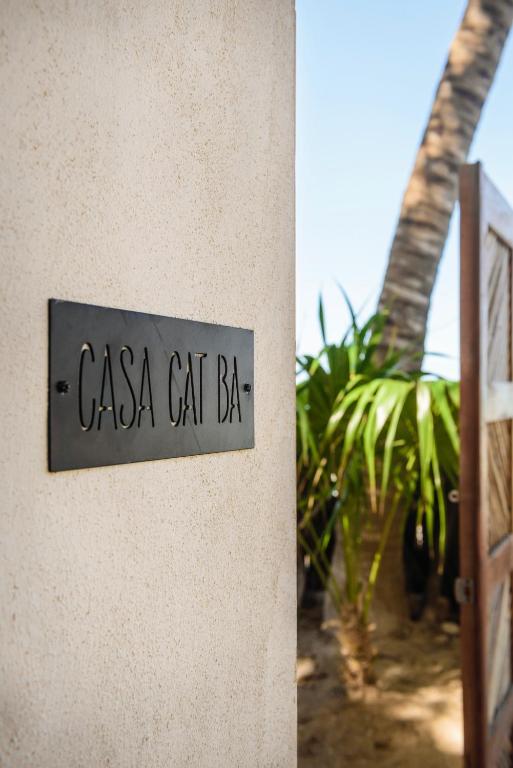 Certifikát, hodnocení, plakát nebo jiný dokument vystavený v ubytování CASA CAT BA Beachfront Boutique Hotel