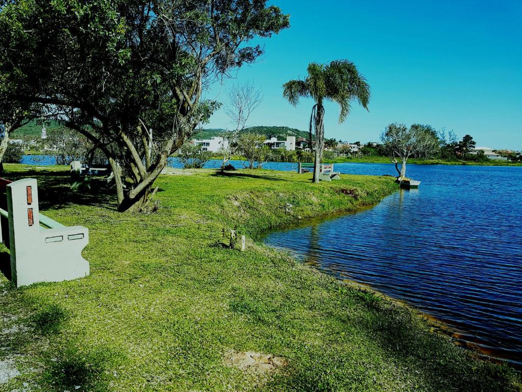  RESIDENCIAL COM CASAS DE 3 DORM